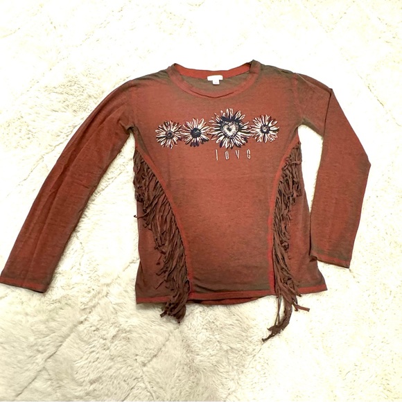 Xhiliration Fringed long sleeve top - Picture 2 of 3